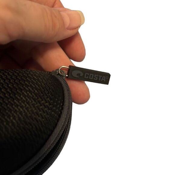 Costa brand sunglass case - Picture 3 of 3